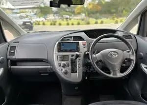Toyota Ractis 1.5 FWD 2007 Silver