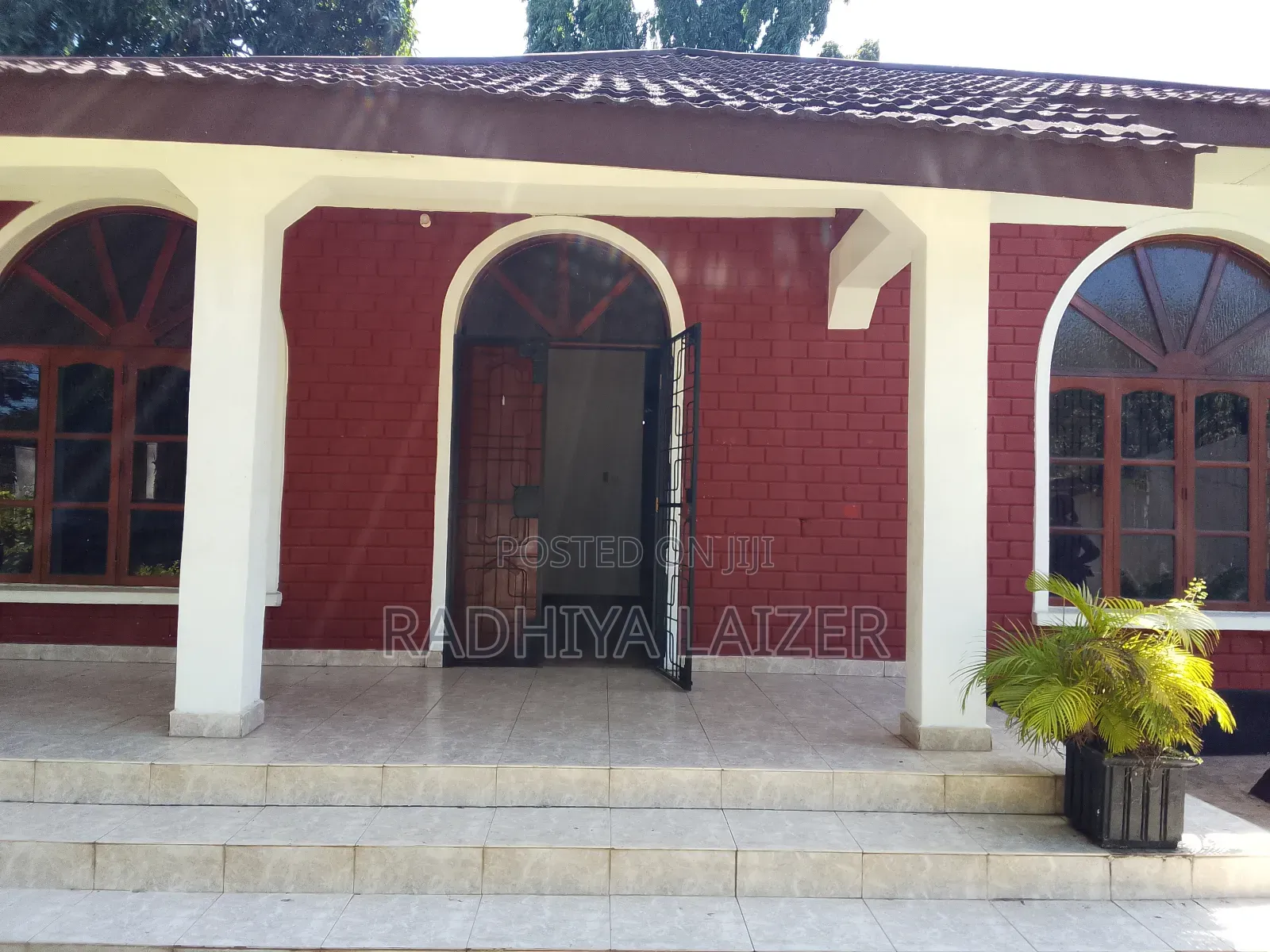 3bdrm House in Mlalakuwa Bridge, Mikocheni for rent