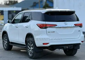 Toyota Fortuner 2019 White