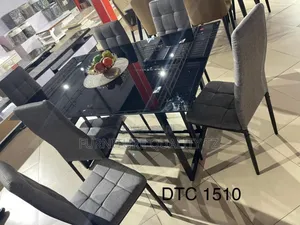 Diningi Table