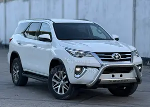 Toyota Fortuner 2.8 D AWD 2019 White