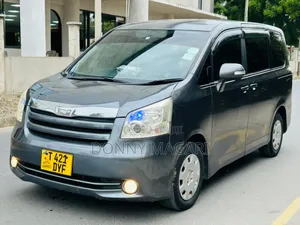 Toyota Noah 2008 Gray