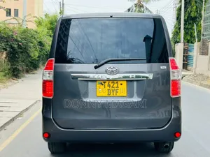Toyota Noah 2008 Gray