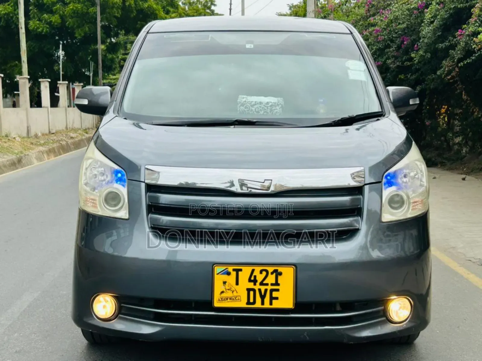 Toyota Noah 2008 Gray
