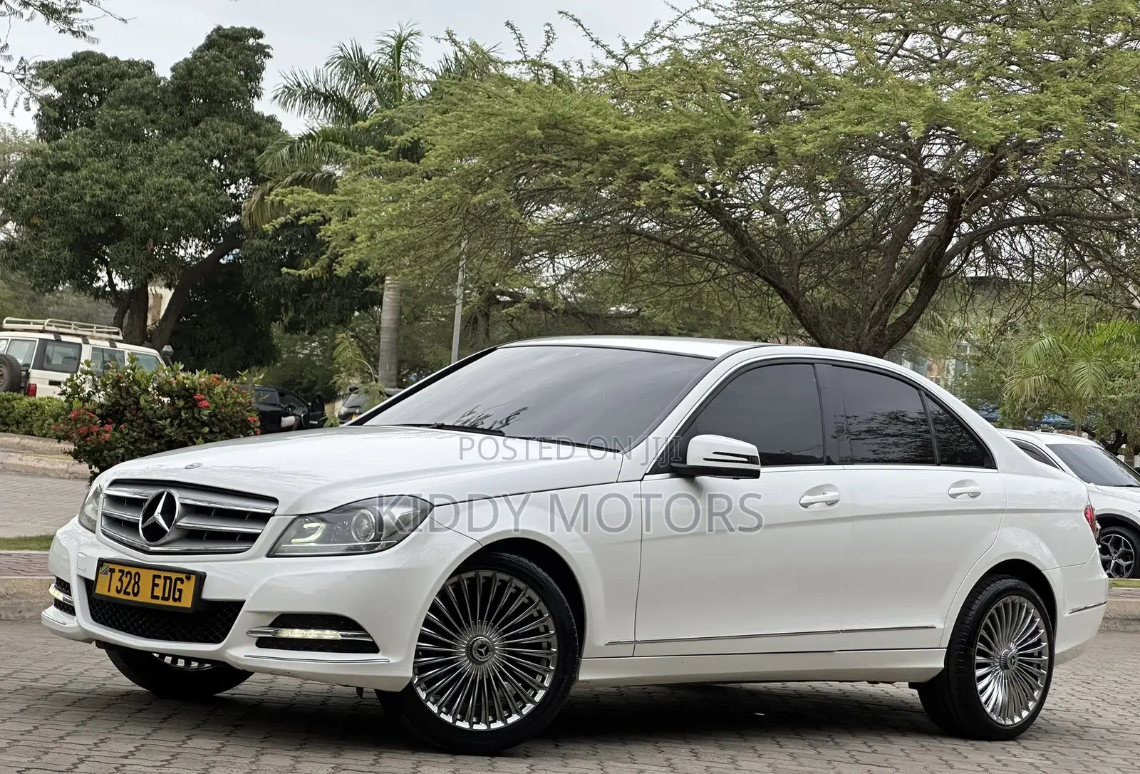 Mercedes-Benz C-Class 2012 Pearl