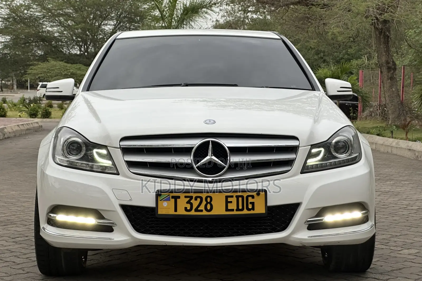 Mercedes-Benz C-Class 2012 Pearl