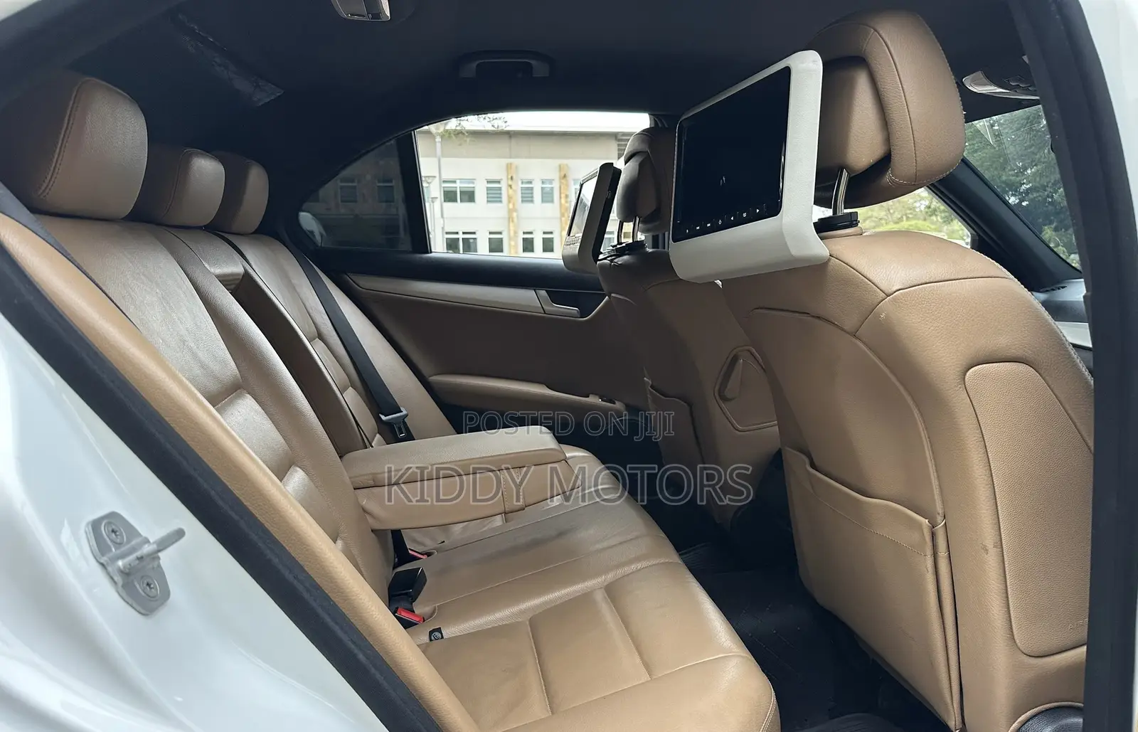 Mercedes-Benz C-Class 2012 Pearl