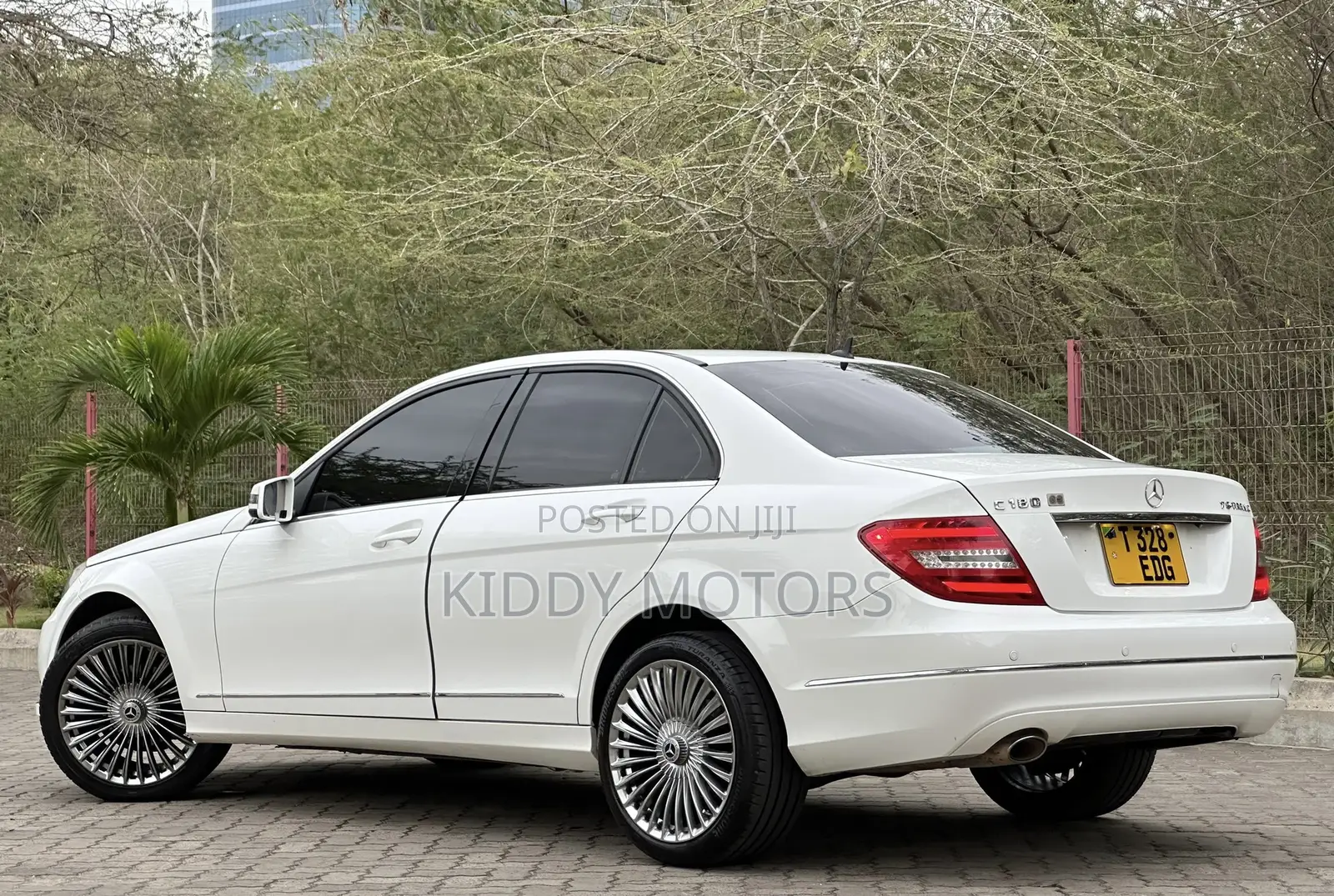 Mercedes-Benz C-Class 2012 Pearl