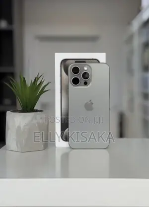 New Apple iPhone 15 Pro Max 256 GB Silver