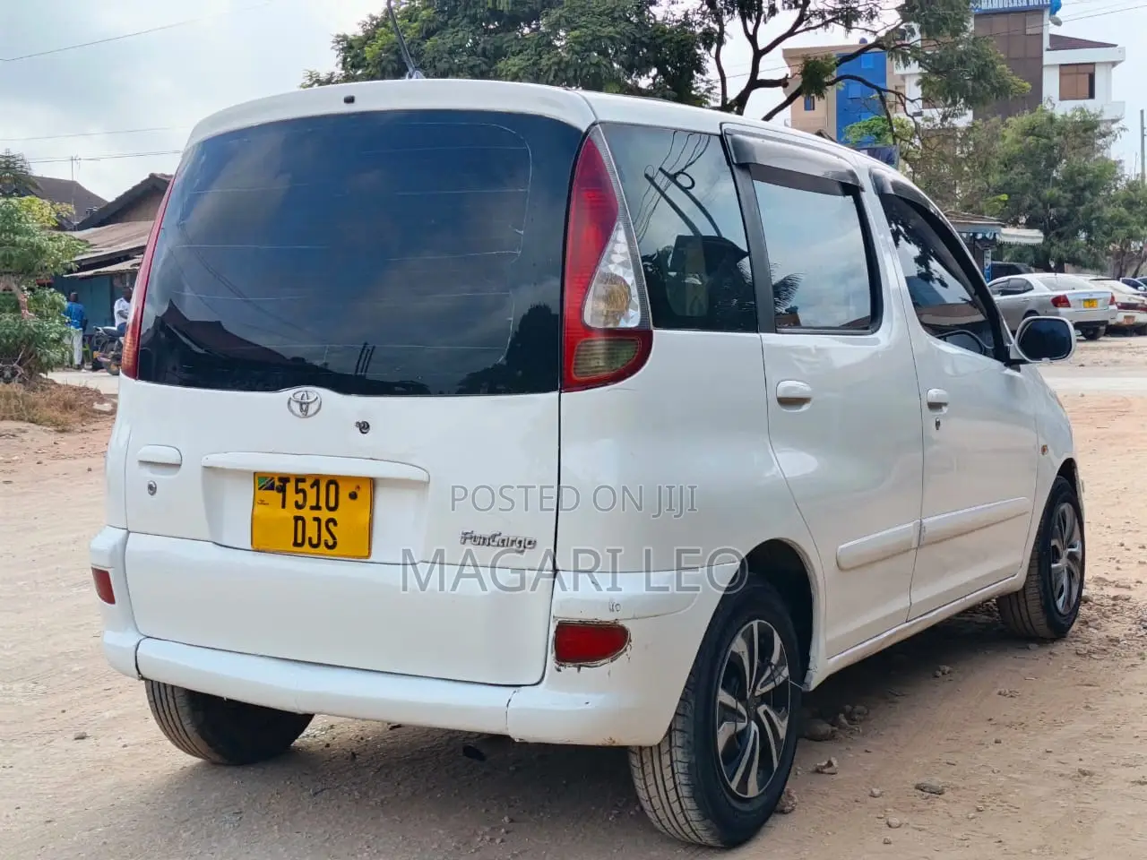 Toyota Fun Cargo 2004 White
