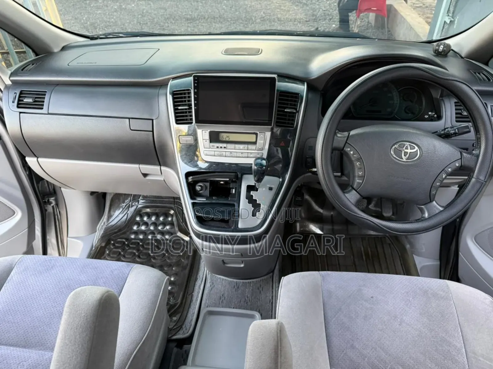 Toyota Alphard 2004 Silver