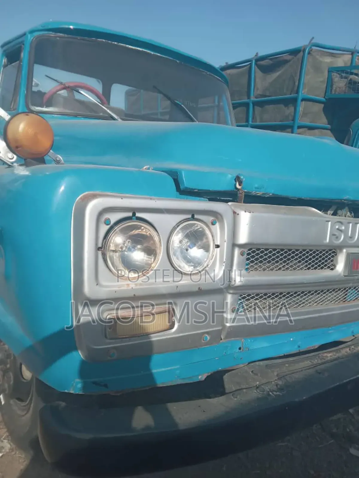 Isuzu Tipa