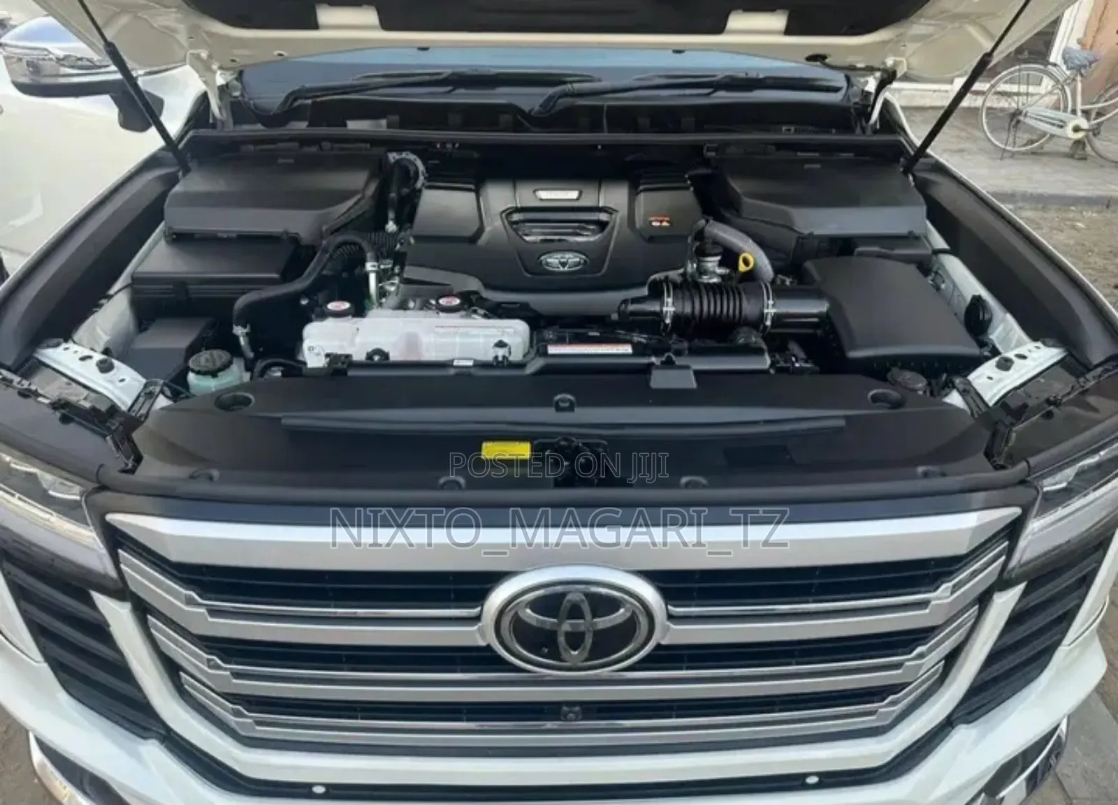 Toyota Land Cruiser 2025 White