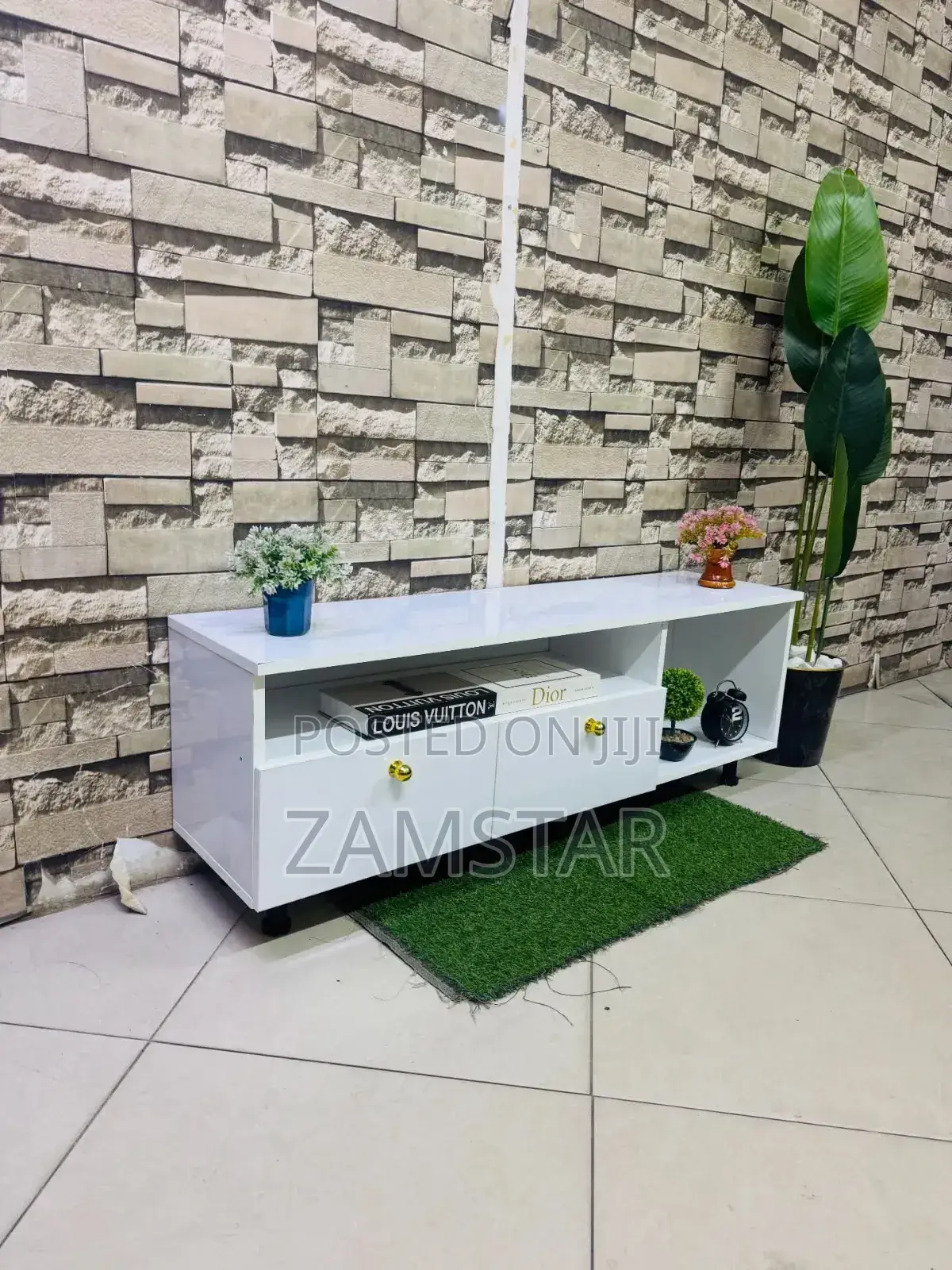 Meza Ya Sebuleni
