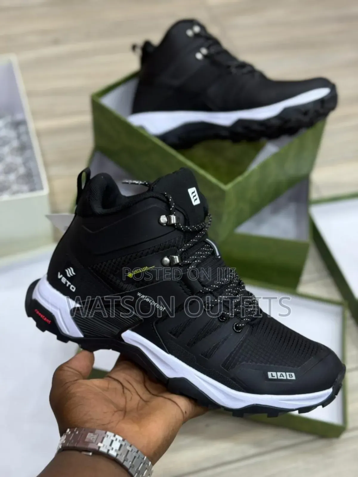 Men's Leather Shoes Waterproofly Made and Designed