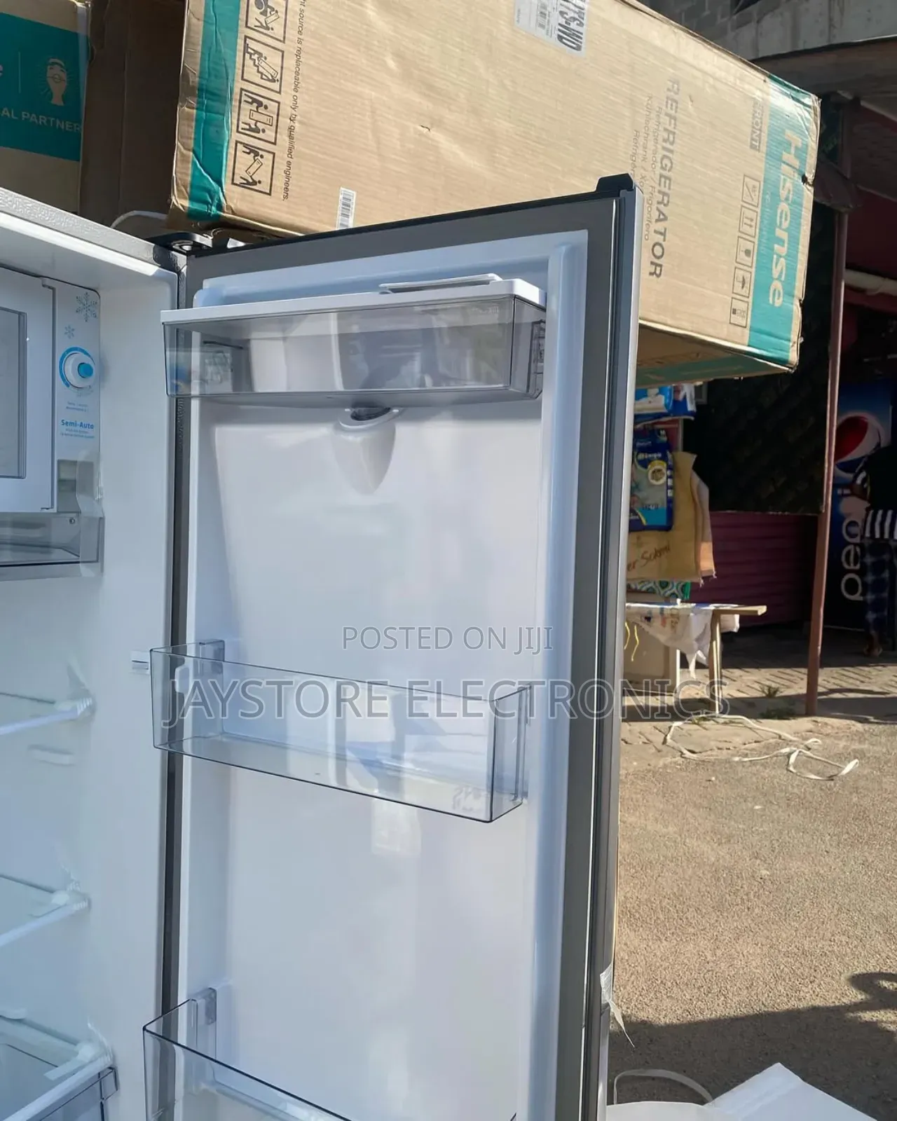 Hisense 177l Single Door Refrigerator With Water Dispenser.