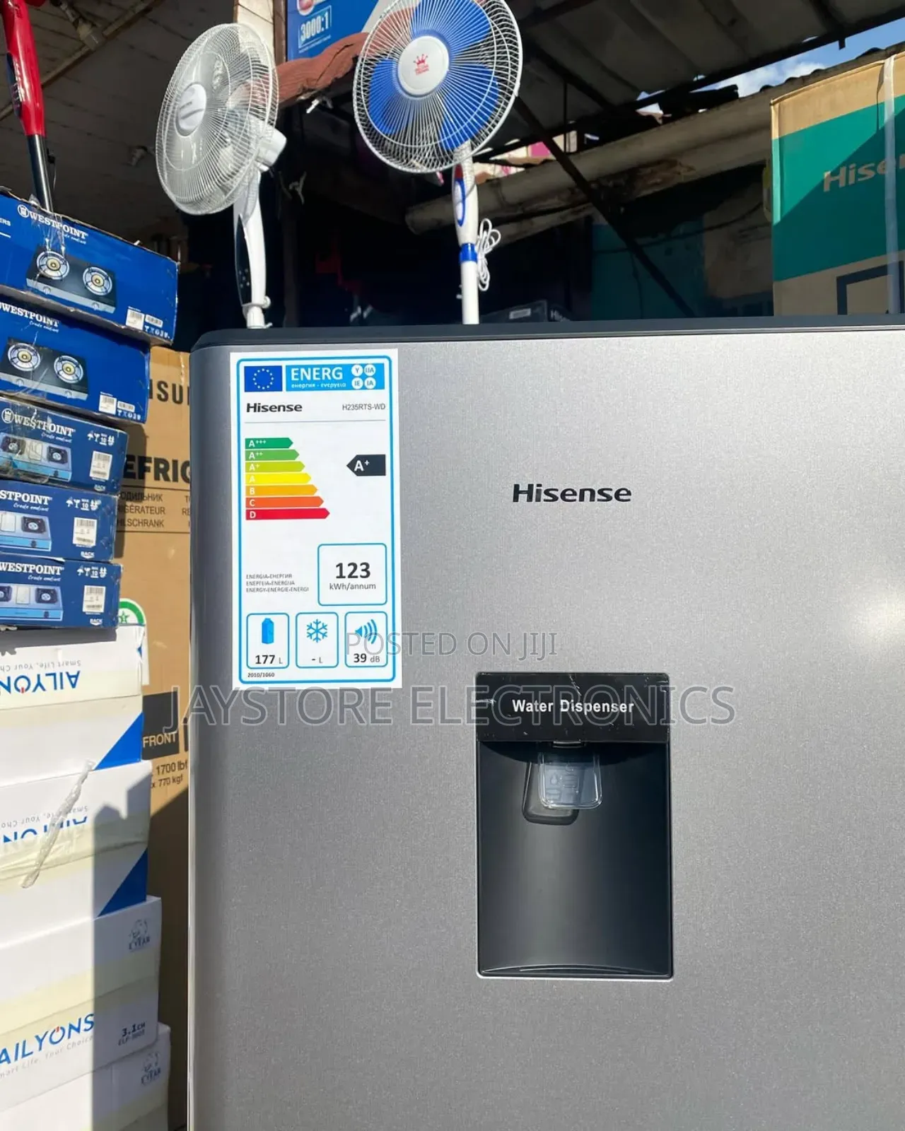 Hisense 177l Single Door Refrigerator With Water Dispenser.
