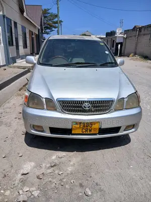 Toyota Gaia 2004 Silver