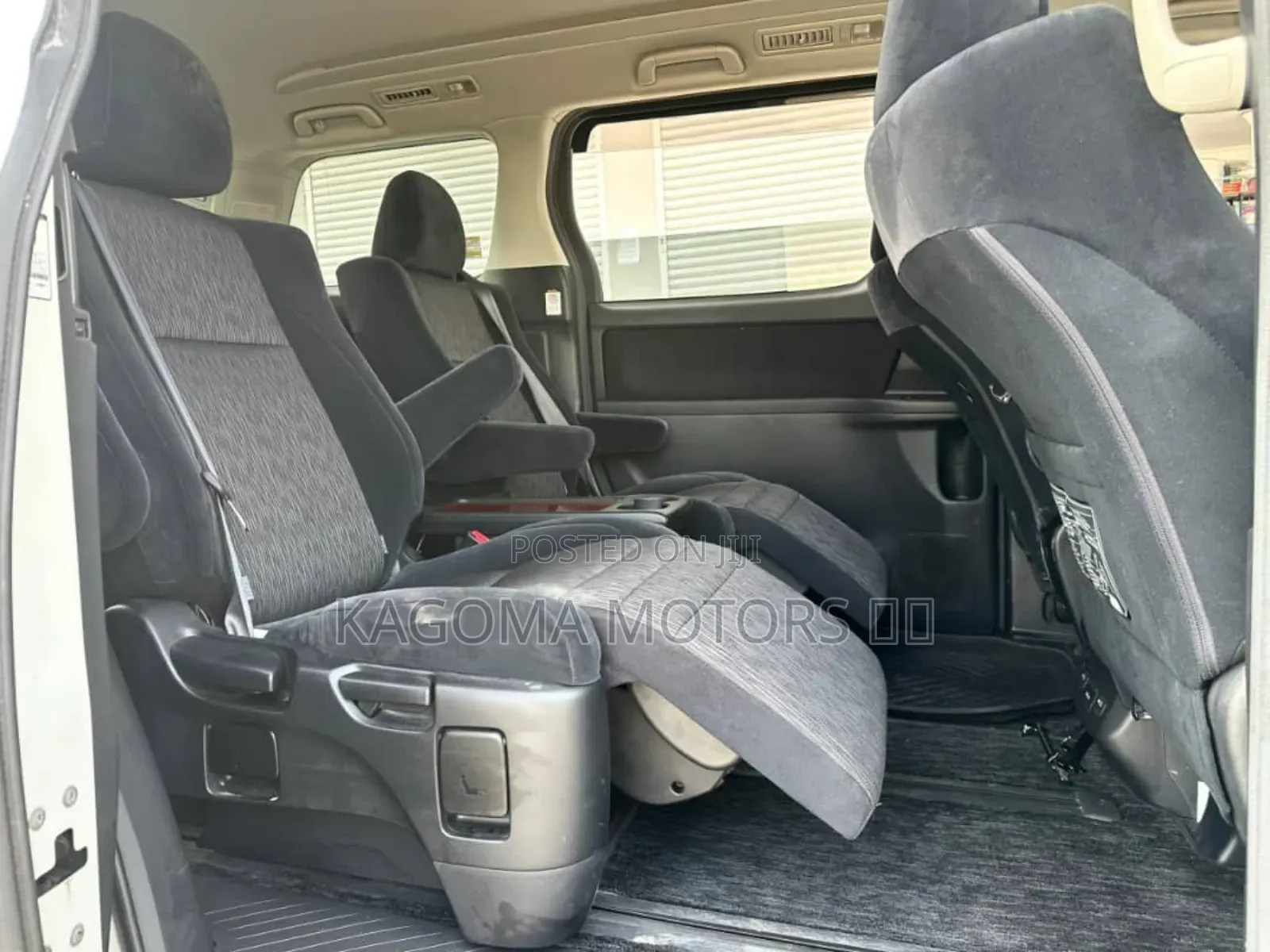 Toyota Alphard 2011 White