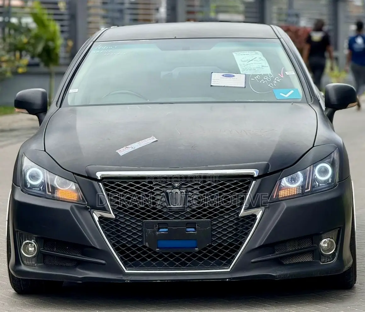 Toyota Crown 2011 Black