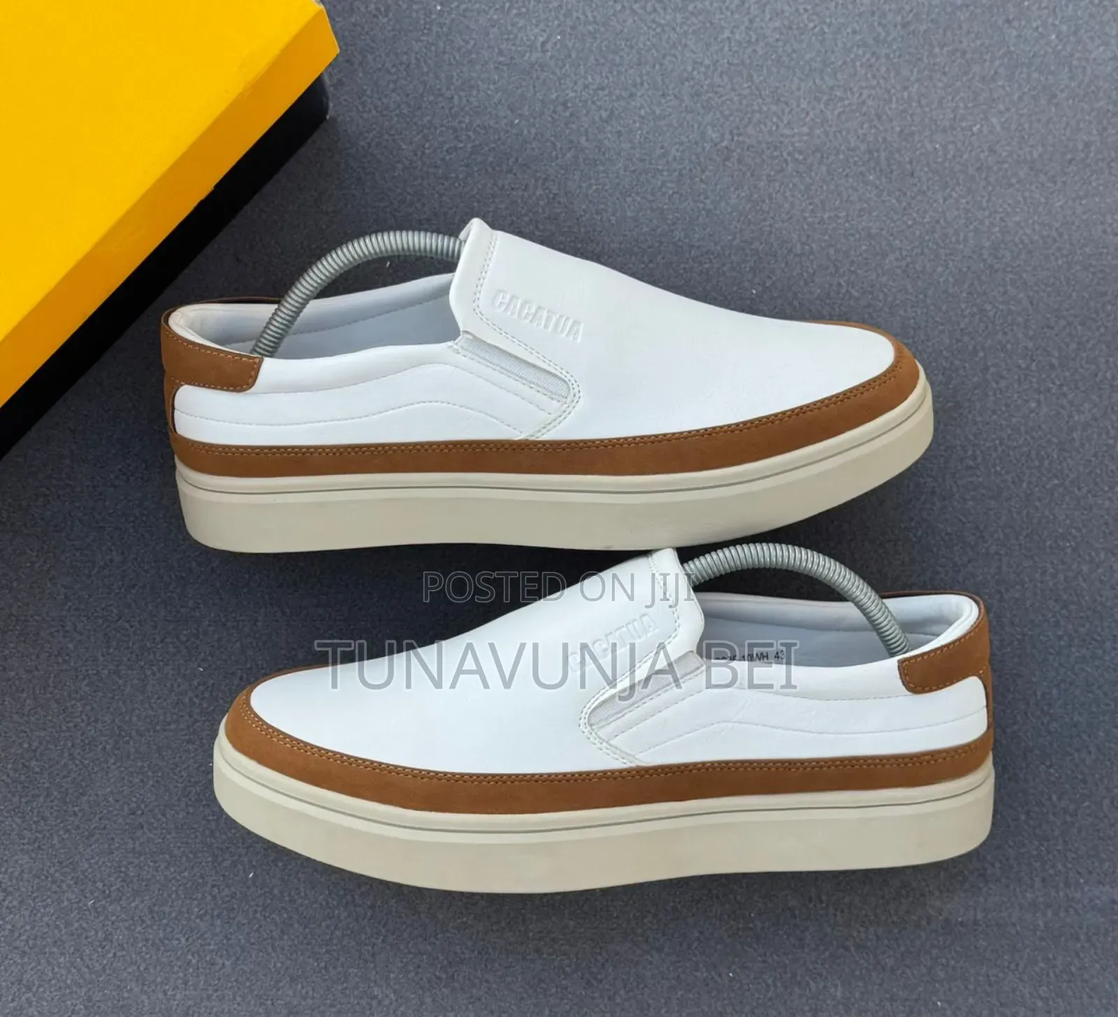 Cacatua Urbana Look Simple Shoes for Men