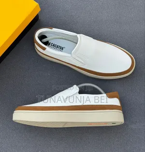 Cacatua Urbana Look Simple Shoes for Men