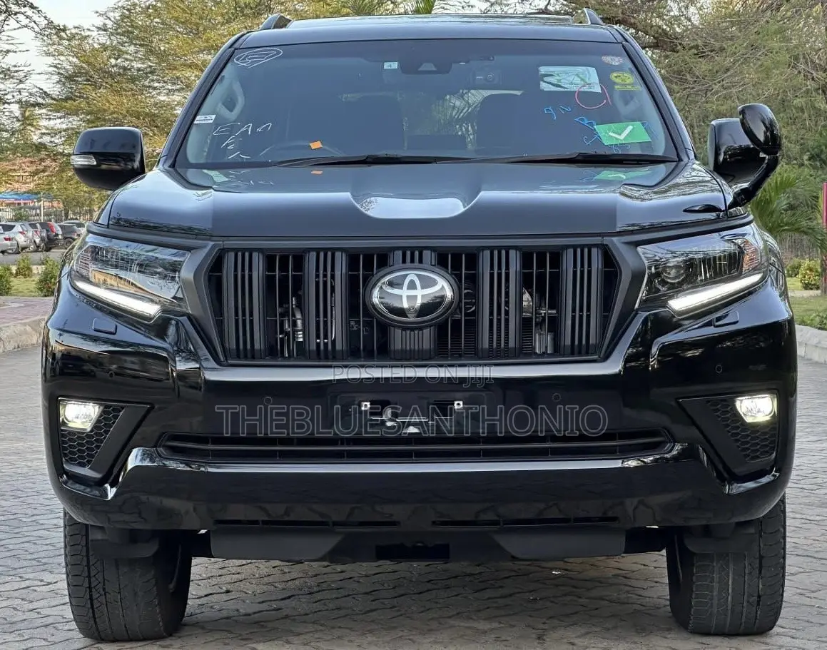 Toyota Land Cruiser Prado 2023 Black
