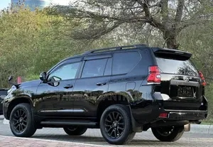 Toyota Land Cruiser Prado 2023 Black