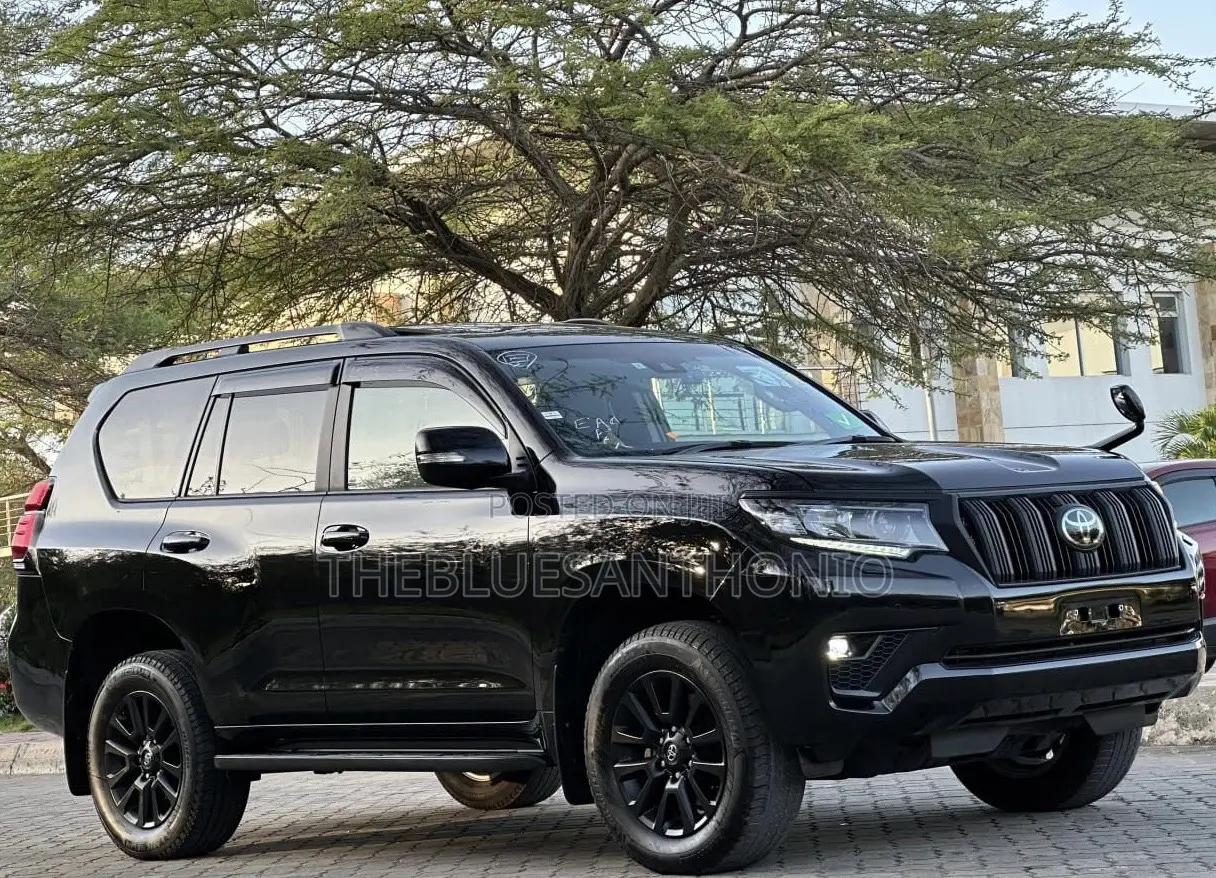 Toyota Land Cruiser Prado 2023 Black