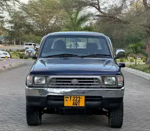 Toyota Hilux 1998 Blue
