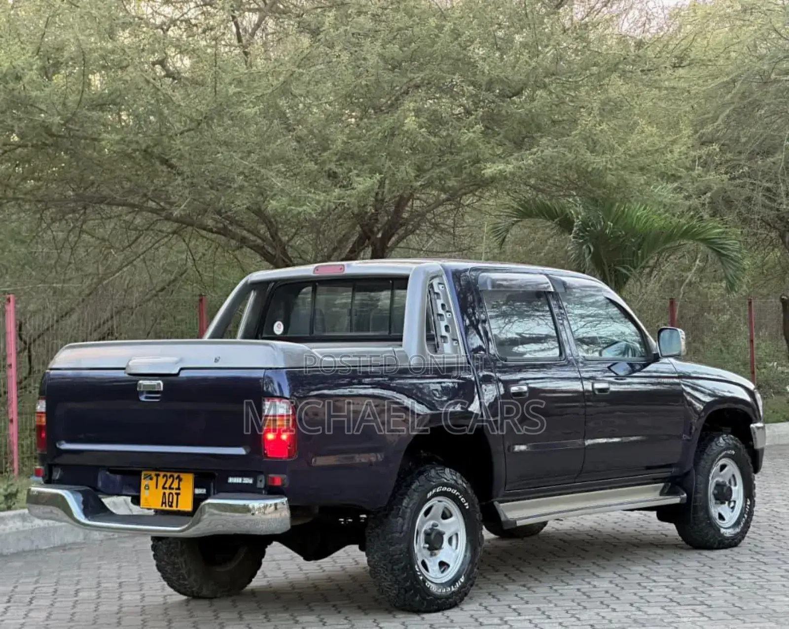 Toyota Hilux 1998 Blue