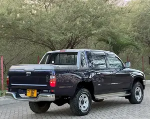 Toyota Hilux 1998 Blue