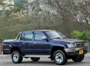 Toyota Hilux 1998 Blue