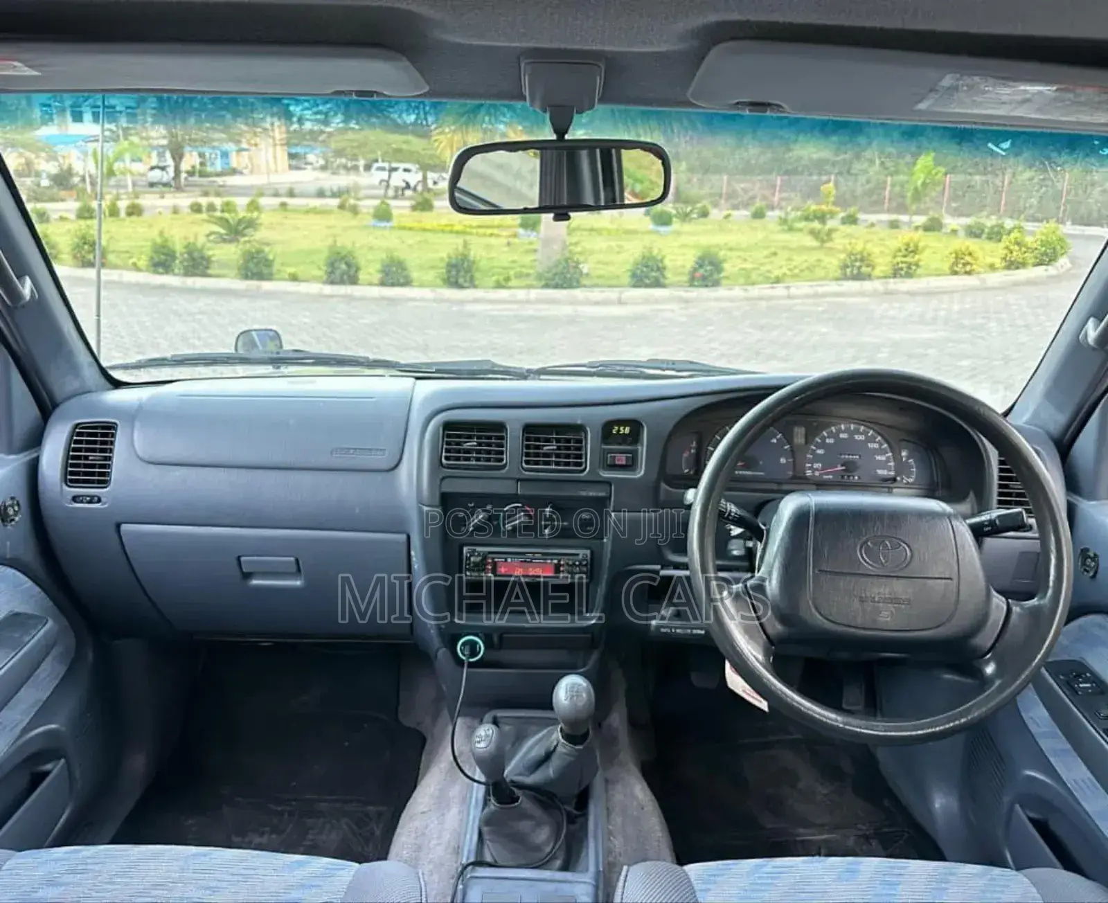 Toyota Hilux 1998 Blue