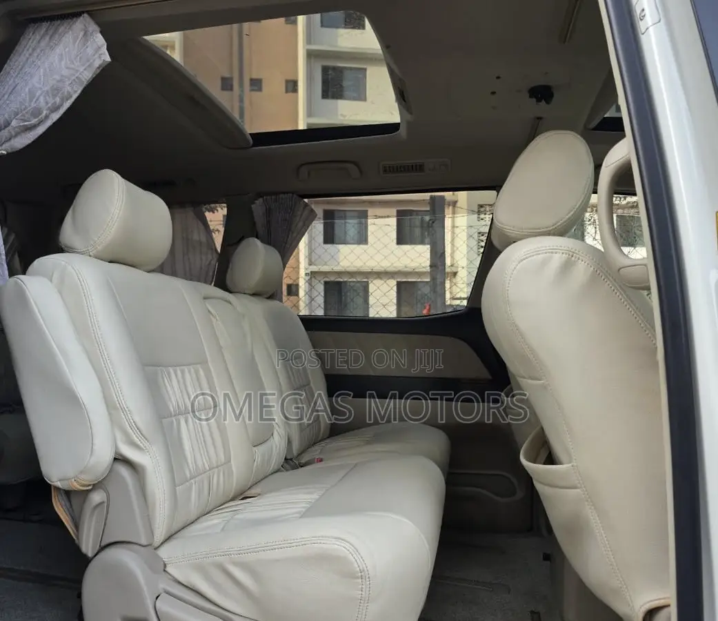 Toyota Alphard 2.4 Petrol FWD 2005 White
