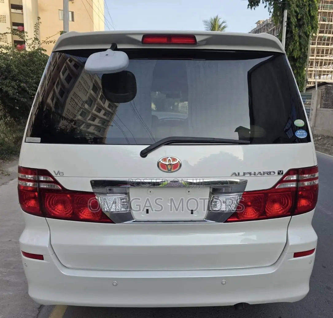 Toyota Alphard 2.4 Petrol FWD 2005 White