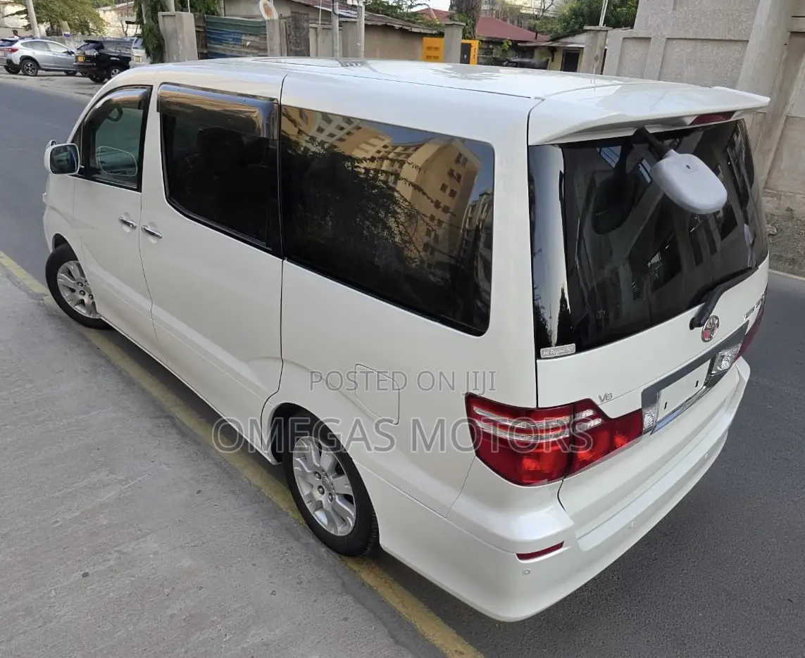 Toyota Alphard 2.4 Petrol FWD 2005 White