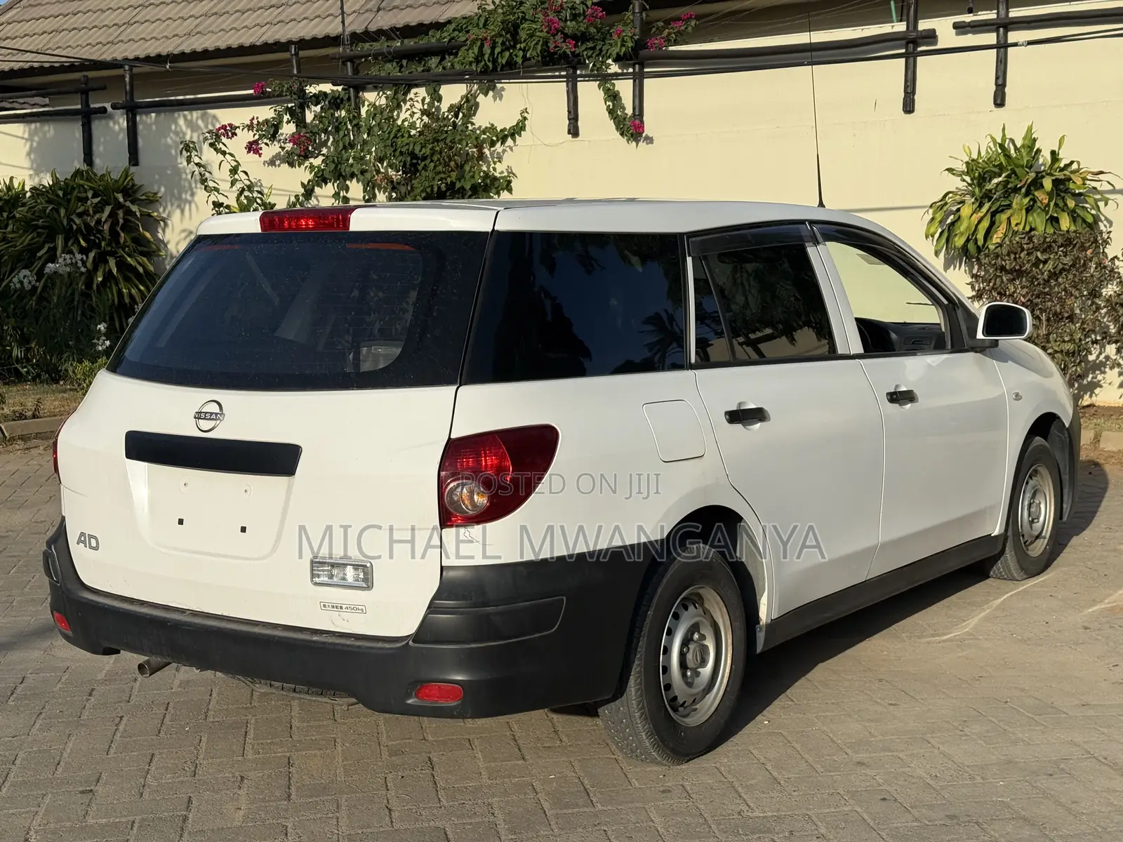 Nissan Advan 2017 White