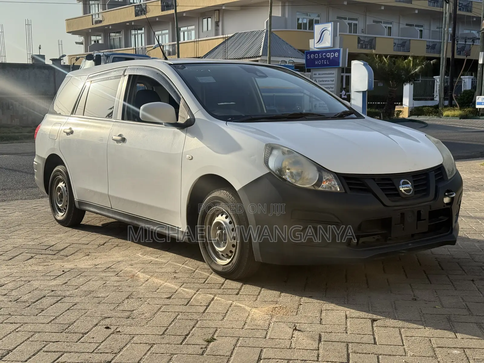 Nissan Advan 2017 White