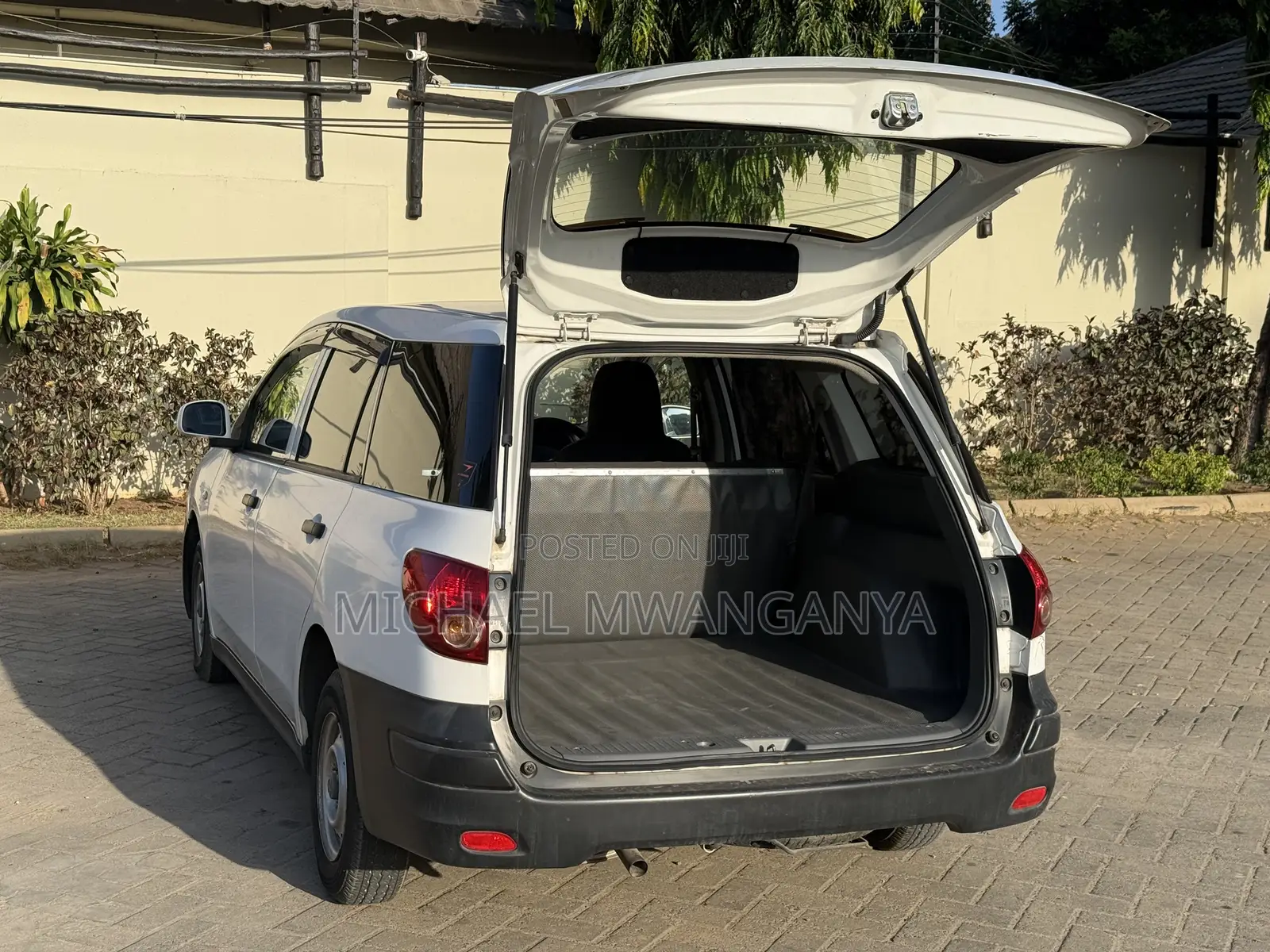 Nissan Advan 2017 White