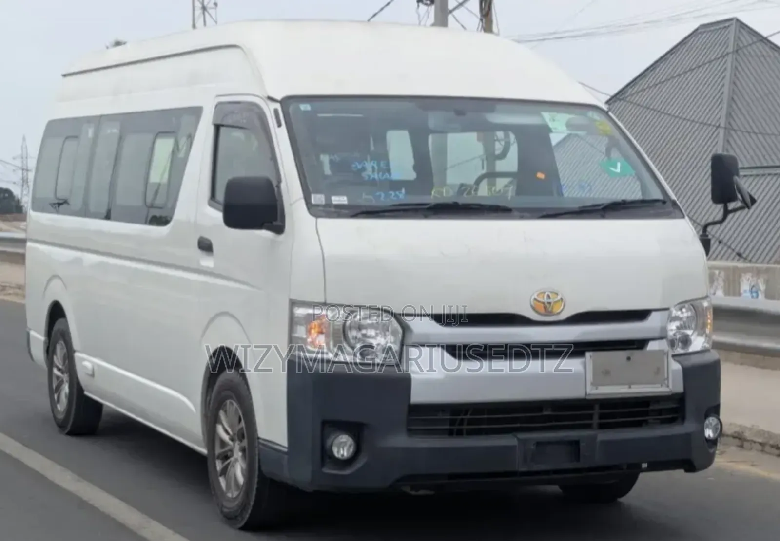 Toyota Quantum 2015 White