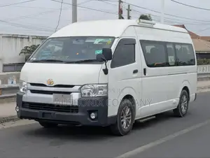 Toyota Quantum 2010 White