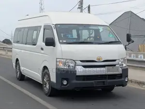 Toyota Quantum 2010 White