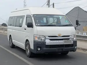 Toyota Quantum 2010 White
