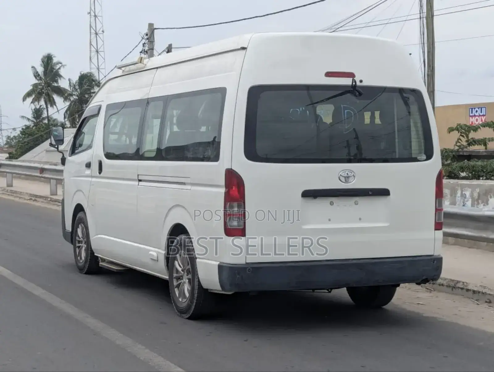 Toyota Quantum 2010 White