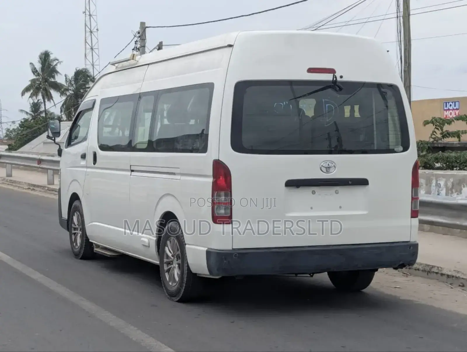 Toyota Quantum 2010 White