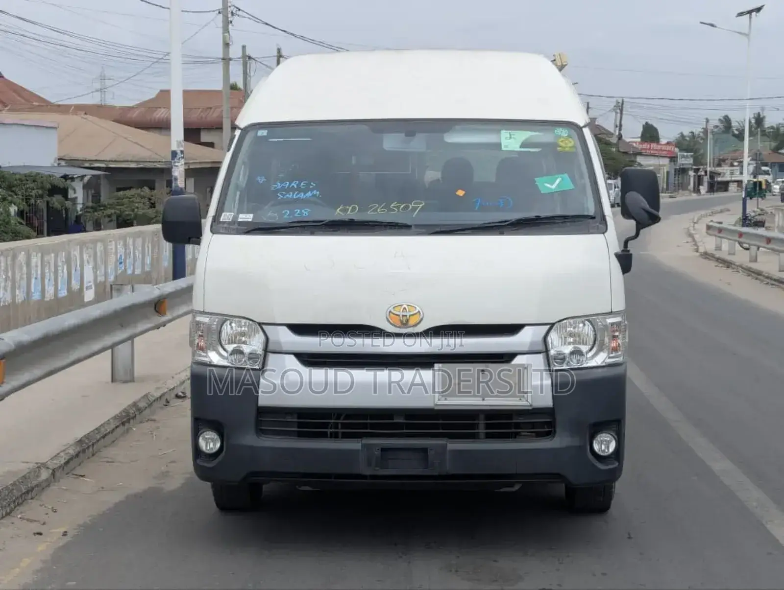 Toyota Quantum 2010 White