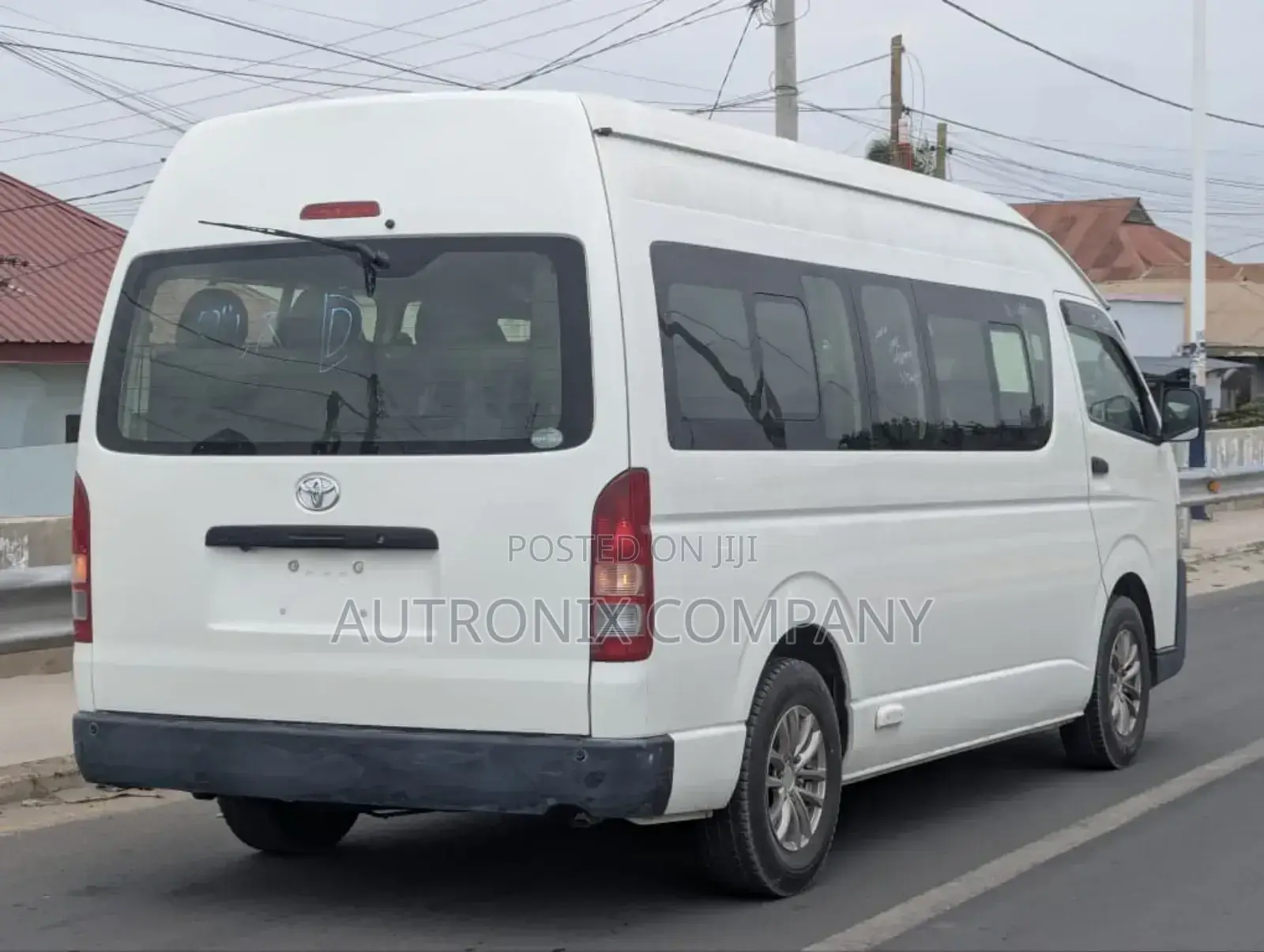 Toyota Quantum 2010 White