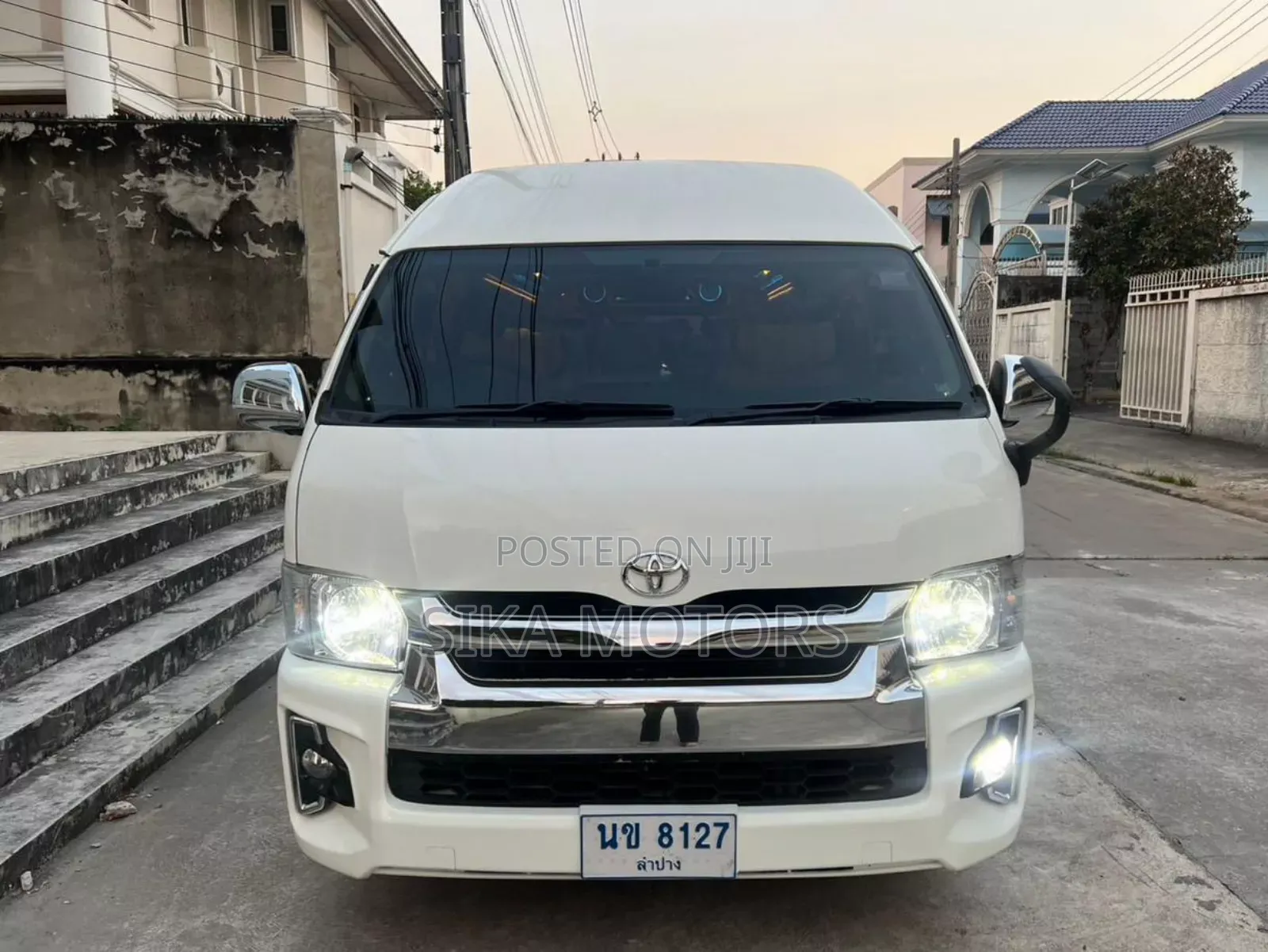 Toyota HiAce 2018 White