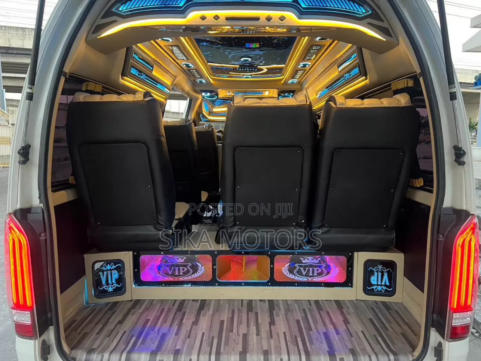 Toyota HiAce 2018 White